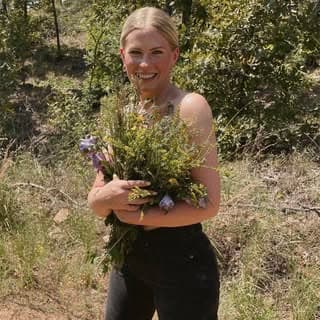 SmallerSam (Samantha Milton) - creator resource for PCOS management